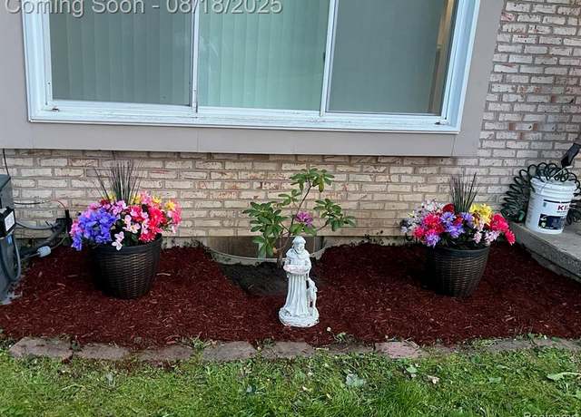 Property at 8315 Camelot Ct, Mount Morris, MI 48458 8827, 2 beds, 1.5 baths