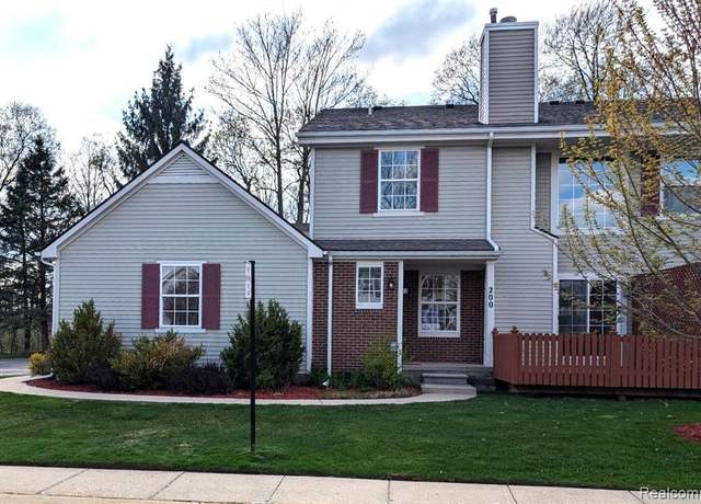 Property at 200 BARRINGTON Cir, Lake Orion, MI 48360 1330, 2 beds, 2 baths