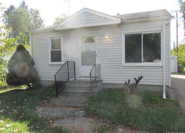 Property at 18 E FAIRMOUNT Ave, Pontiac, MI 48340 2726, 3 beds, 1 bath