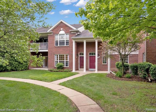 Property at 1721 Deepwood Cir, Rochester, MI 48307 6098, 2 beds, 2 baths
