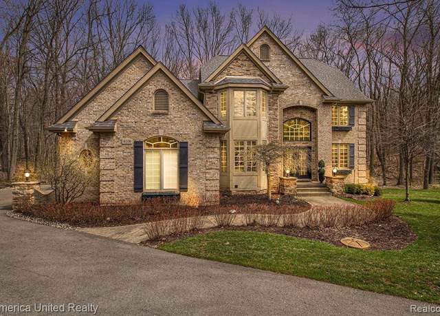 Property at 8109 TOP VIEW Ln, Pinckney, MI 48169 8483, 4 beds, 3.5 baths