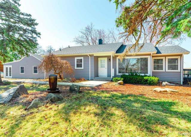 Property at 7706 N ANN ARBOR St, Saline, MI 48176 1070, 3 beds, 2.5 baths