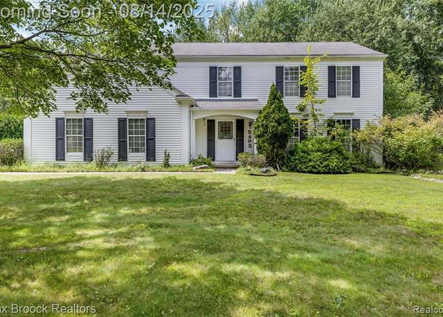 Property at 5495 Kingsfield Dr, West Bloomfield, MI 48322 1457, 4 beds, 2.5 baths