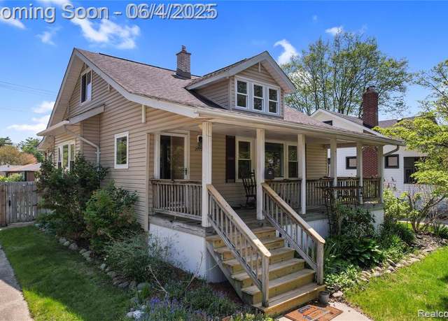 Property at 27728 Florence St, Saint Clair Shores, MI 48081 1616, 3 beds, 1.5 baths