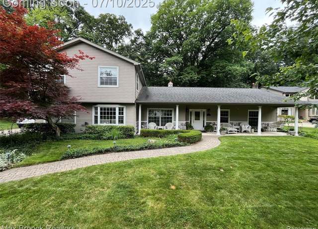 Property at 15591 Hidden Ln, Livonia, MI 48154 3274, 5 beds, 3.5 baths