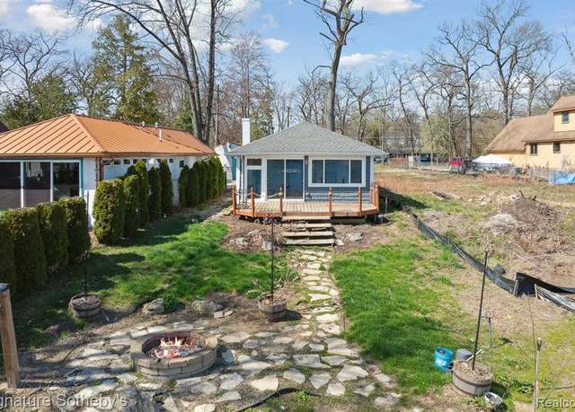Property at 8797 COOLEY BEACH Dr, White Lake, MI 48386 4512, 2 beds, 1 bath