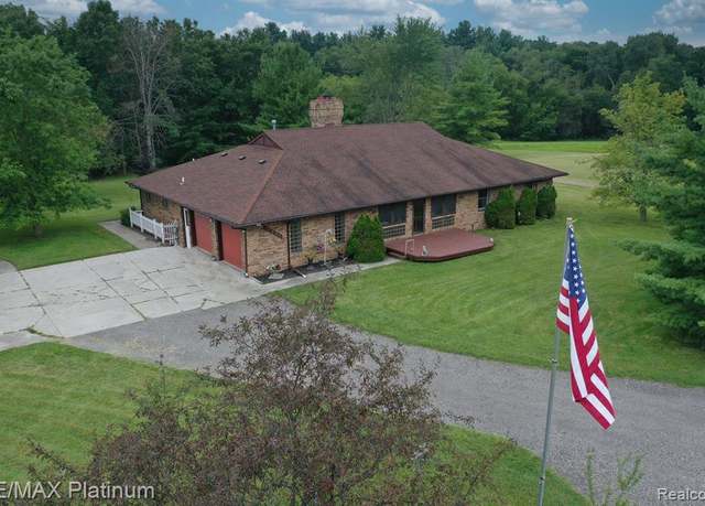 Property at 11290 FAUSSETT Rd, Fenton, MI 48430 9448, 3 beds, 2.5 baths