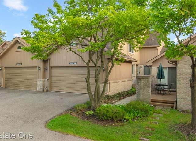 Property at 29513 SIERRA POINTE Cir, Farmington Hills, MI 48331 1424, 2 beds, 2.5 baths