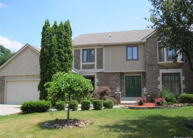 Property at 396 Shellbourne Dr, Rochester Hills, MI 48309, 4 beds, 4 baths