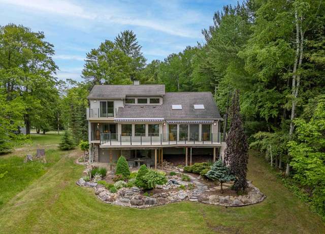 Property at 981 Siesta St, Gladwin, MI 48624, 3 beds, 2 baths