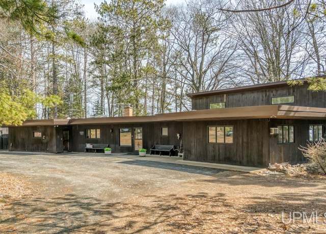 Property at 701 & 705 N Bluff Dr, Gladstone, MI 49837, 4 beds, 2 baths