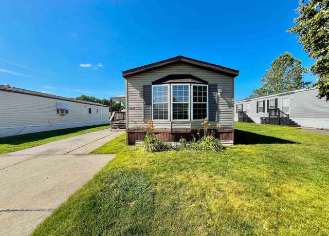 Property at 20463 Harmony Dr, Clinton Township, MI 48036, 2 beds, 2 baths