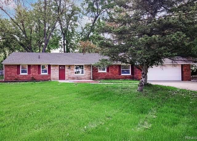 Property at 2365 MIDDLEBELT Rd, West Bloomfield, MI 48324 1840, 3 beds, 2 baths