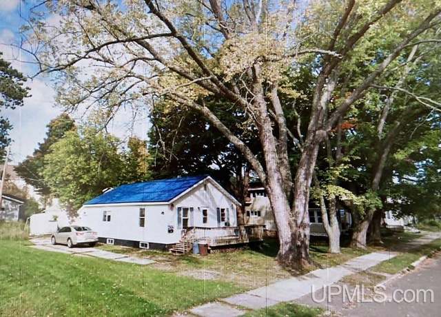 Property at 432 Fulton St, Kingsford, MI 49802, 2 beds, 1 bath