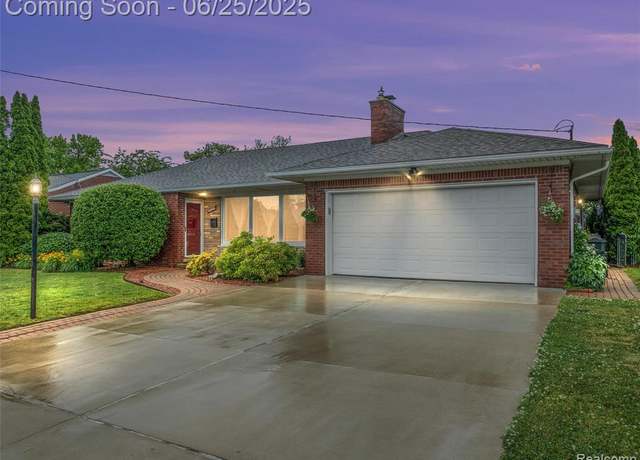 Property at 22435 Lakecrest St, Saint Clair Shores, MI 48081 2457, 3 beds, 2 baths