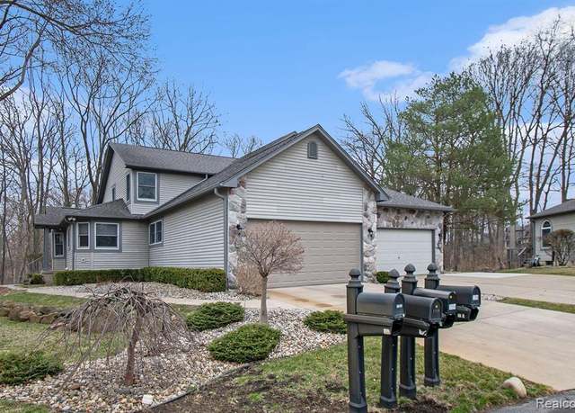 Property at 2354 GOLDEN POND, Fenton, MI 48430 1097, 3 beds, 3 baths