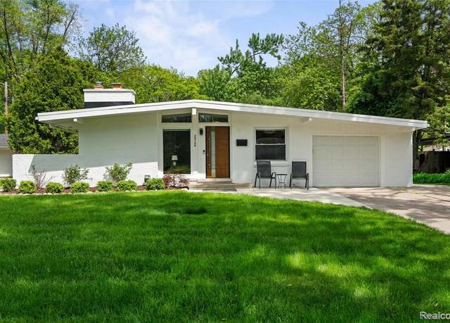 Property at 29748 CHELMSFORD Rd, Southfield, MI 48076 1820, 3 beds, 1 bath