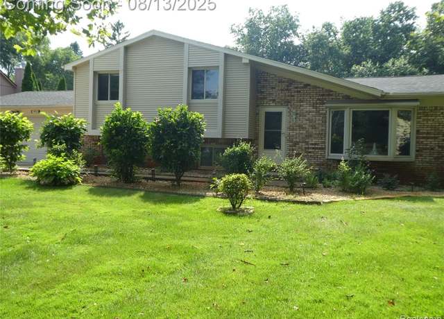 Property at 2900 Warner Dr, West Bloomfield, MI 48324 2447, 3 beds, 2 baths