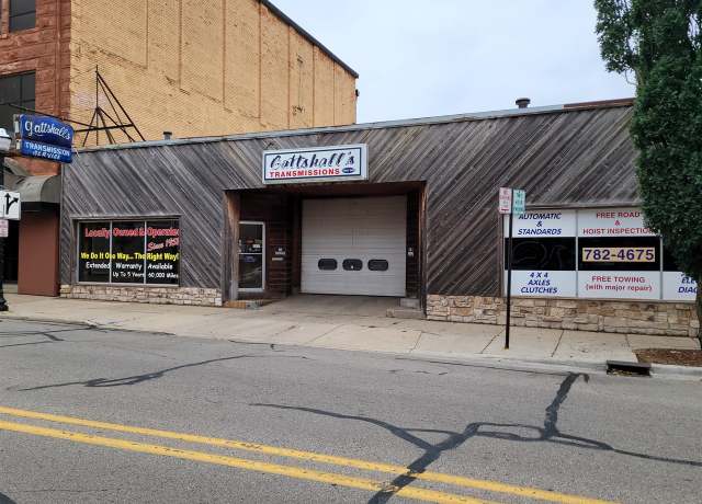 Property at 224 S Mechanic St, Jackson, MI 49201-2328