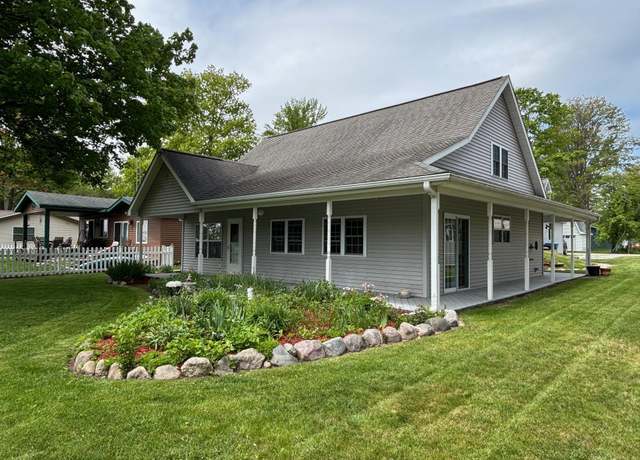 Property at 3214 Elnor Dr, Gladwin, MI 48624, 4 beds, 2 baths