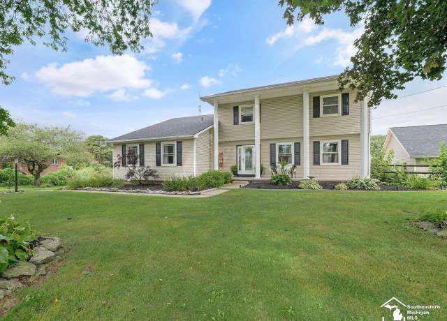 Property at 6233 Grandview Dr, Erie, MI 48133, 5 beds, 3.5 baths