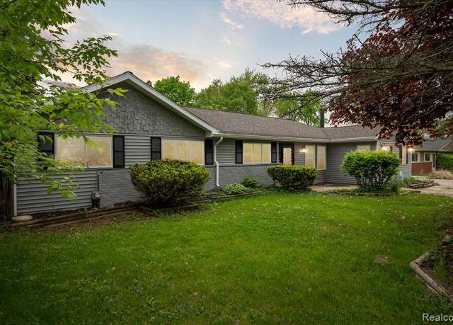 Property at 1932 Henbert Rd, West Bloomfield, MI 48324 1036, 4 beds, 2 baths