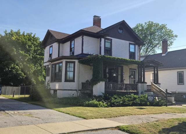 Property at 1912 5th Blvd, Bay City, MI 48708, 4 beds, 1.5 baths