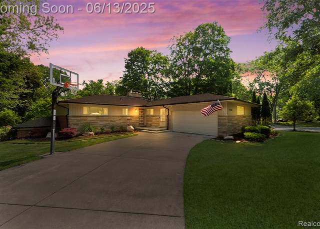 Property at 31560 Rocky Crst, Farmington Hills, MI 48336 1832, 3 beds, 3 baths