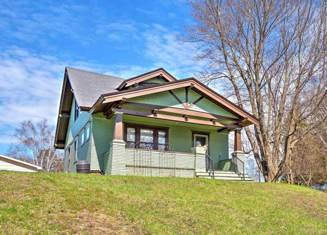 Property at 207 Terrace Ave, Manistique, MI 49854, 3 beds, 1 bath