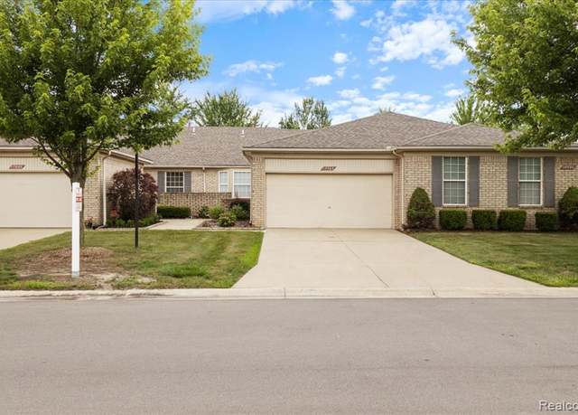 Property at 17703 Pleasant Valley Dr, Macomb, MI 48044 6118, 2 beds, 2 baths