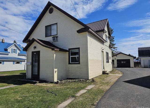 Property at 717 Oak St, Manistique, MI 49854, 3 beds, 2 baths