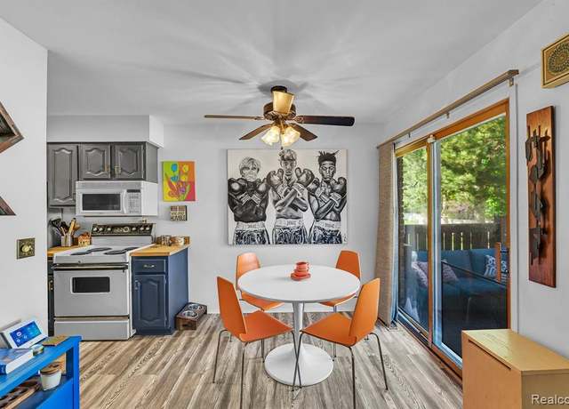Property at 2917 WHITTIER Ct, Ann Arbor, MI 48104 6731, 2 beds, 2 baths