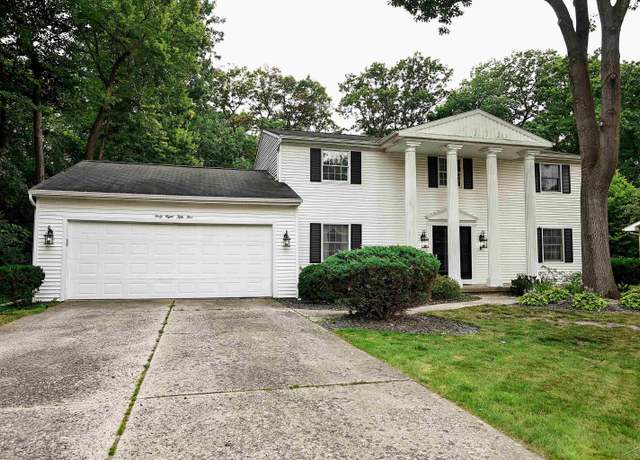 Property at 4855 N Arboretum Dr, Saginaw, MI 48638, 3 beds, 2.5 baths