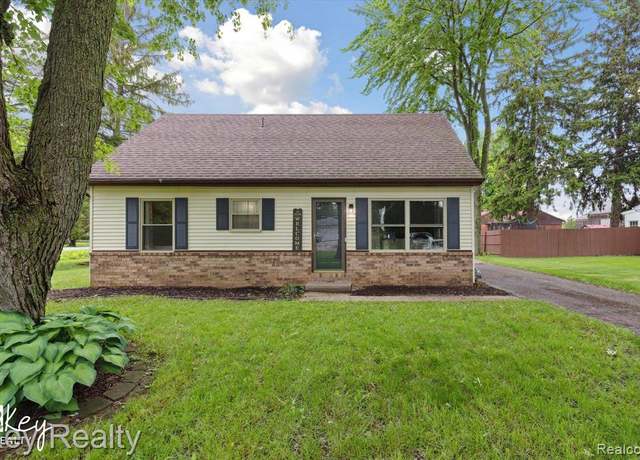 Property at 2478 Sunnydale Dr, Temperance, MI 48182 1147, 4 beds, 1.5 baths