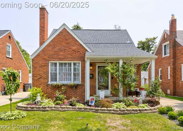 Property at 246 N Denwood St, Dearborn, MI 48128 1510, 3 beds, 2 baths