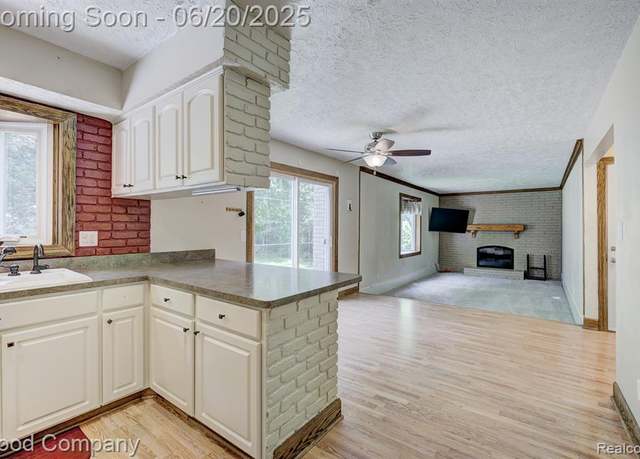 Property at 661 Merrimac Rd, Canton, MI 48188 1544, 3 beds, 1.5 baths