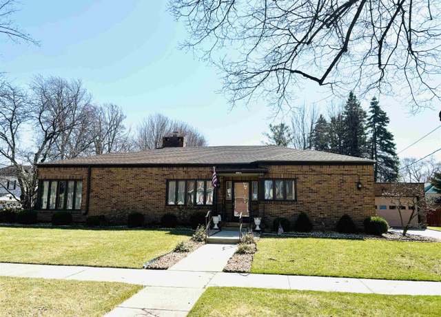 Property at 801 W Ohio St, Bay City, MI 48706, 4 beds, 2.5 baths