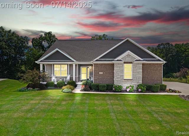 Property at 2488 Walnut View Dr, Howell, MI 48855 7122, 4 beds, 3 baths