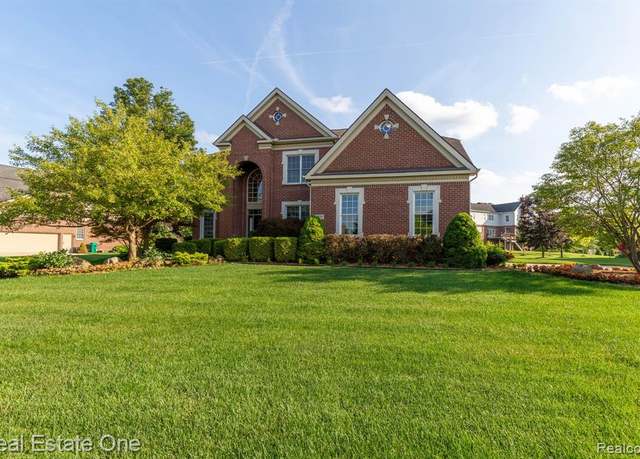 Property at 3755 S Century Oak Cir, Oakland, MI 48363 2663, 4 beds, 3.5 baths