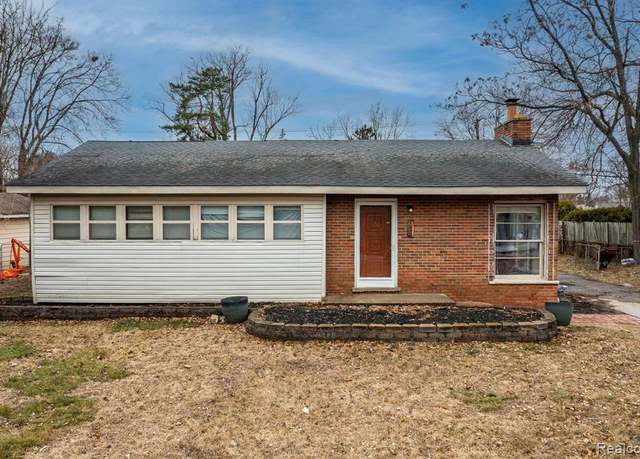Property at 2174 MIDDLEBELT Rd, West Bloomfield, MI 48324 1836, 3 beds, 2 baths