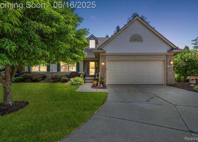 Property at 372 Four Seasons Dr, Lake Orion, MI 48360 2649, 3 beds, 4 baths