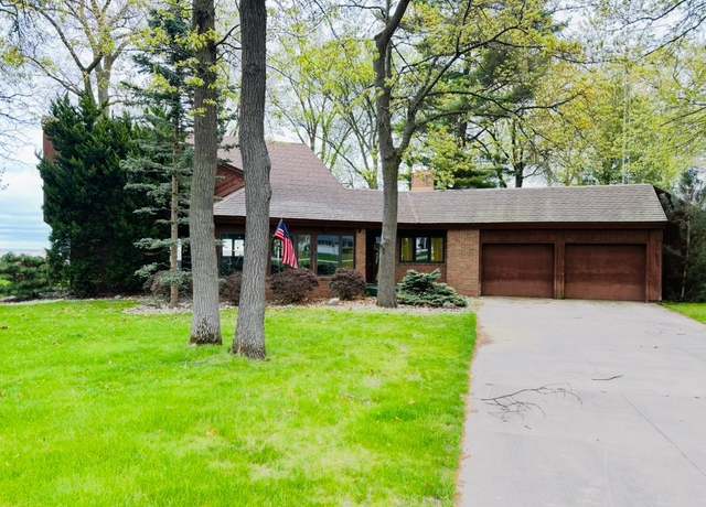 Property at 89 Bay Shore Dr, Bay City, MI 48706, 2 beds, 3 baths