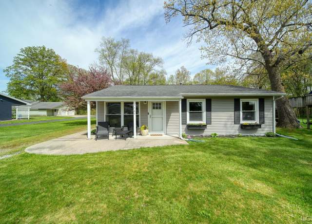 Property at 5541 Pleasant Valley Rd, Manitou Beach, MI 49253, 3 beds, 1 bath