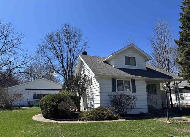 Property at 113 Wilson Ave, Kingsford, MI 49802, 4 beds, 2 baths