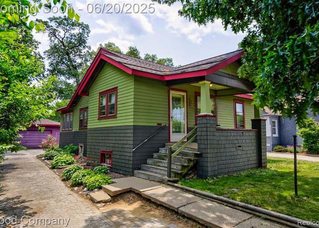 Property at 925 W Hazelhurst St, Ferndale, MI 48220 1679, 2 beds, 1 bath