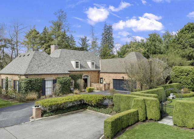 Property at 125 Tonnancour Pl, Grosse Pointe Farms, MI 48236, 4 beds, 4.5 baths