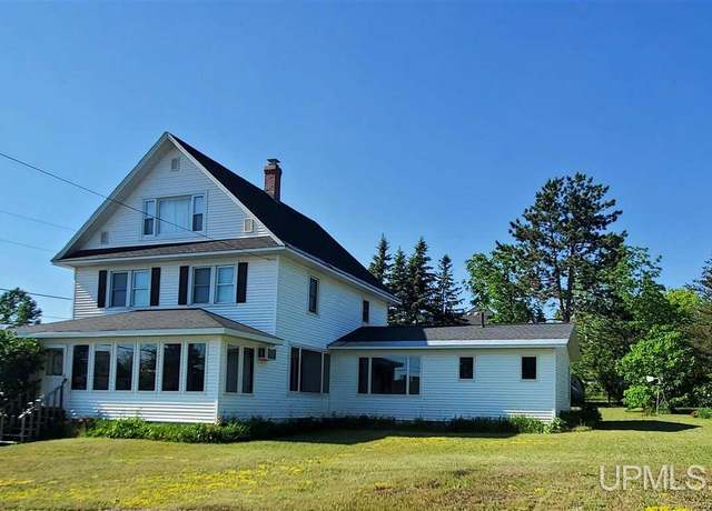 Property at 1249 Cedar St, Hancock, MI 49930, 6 beds, 3 baths