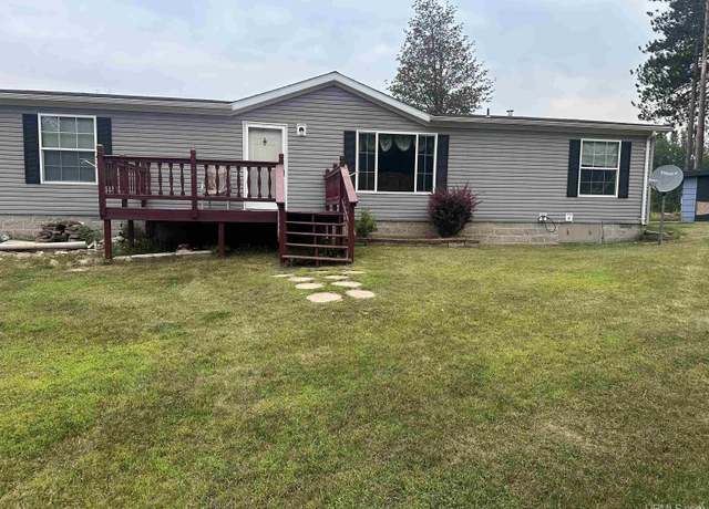 Property at 5278 27.5 Rd, Gladstone, MI 49837, 3 beds, 2 baths