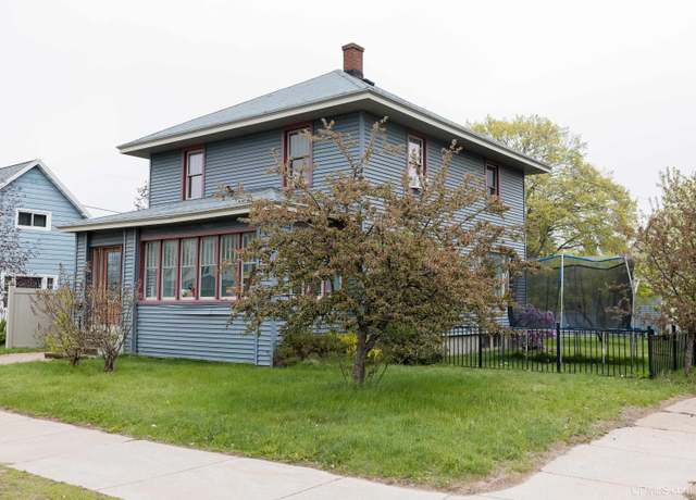 Property at 1302 N 3rd St, Ishpeming, MI 49849, 4 beds, 1.5 baths