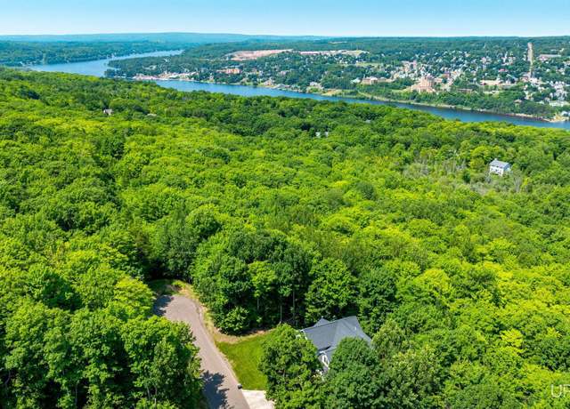 Property at 1906 White Oak Ln, Houghton, MI 49931
